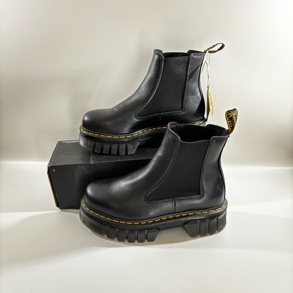 DR. MARTENS AirWair AUDRICK CHELSEA BOOTS SIZE 9 WOMENS NEW W/O BOX